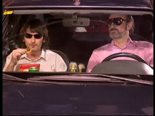 -No me comas en el coche.
-Pero si esto no mancha.