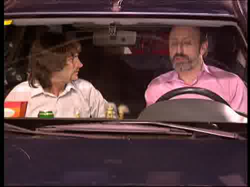 Amparo tiene cinco años menos que
Luisa y Luisa la mitad de Carmen.