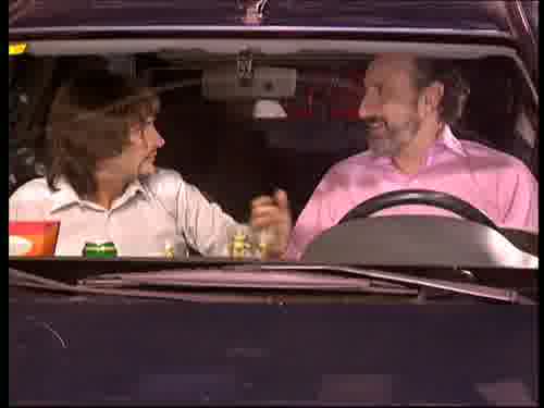 -¿Por qué queremos saber la edad?
-Amparo tiene 18 años,