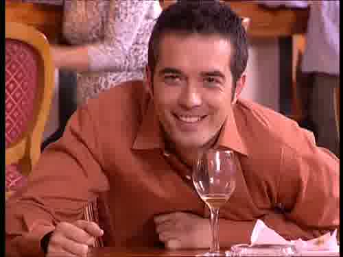 -Toma, ya está lista.
Cuídamela. ¿Sabes usarla?