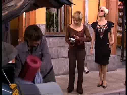 -Claro, sólo hay que
darle al botón rojo.