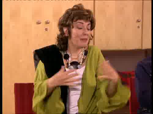 -¿Quieres decirle algo a ella?
-Pues no lo sé, la verdad,