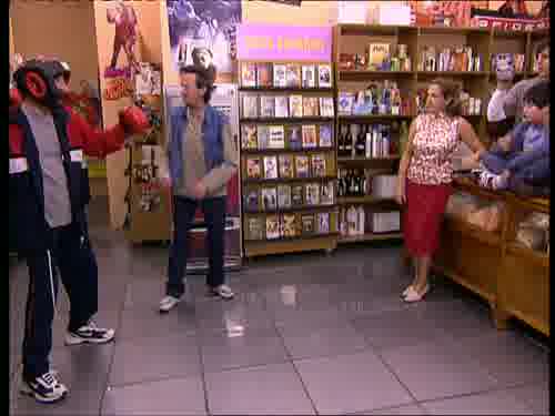 -A mí esto de pegar no me va.
Yo soy sensible, yo veo La 2.