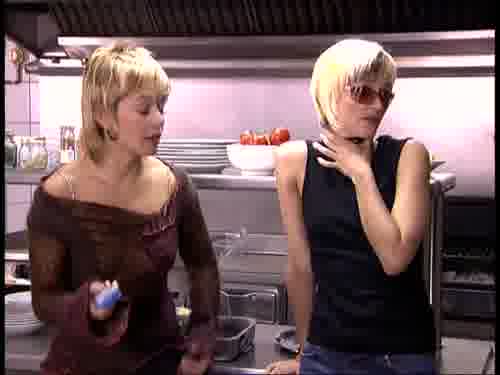 -Estarán en la cascada sin oírlo.
-Estoy preocupada, ¿pasará algo?