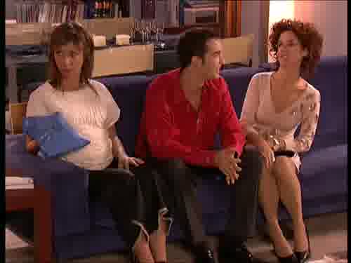 -Sí es una cena de parejas.
-Ah.