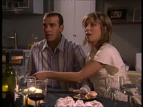 (RÍE)