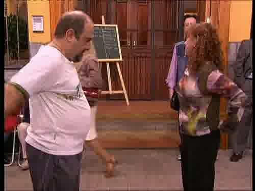 -Perdona, mi hermano está
calentando.