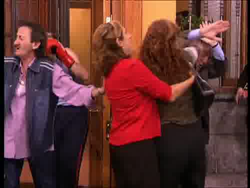 -Ya sólo falta el barro.
-¡Sube la guardia!