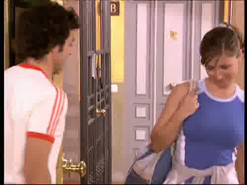 ¡Lucía, está aquí tu amiga!
-¡Ya salgo, en un minuto!