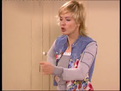 -Saca buenas notas. A ti te tocará
los pies, pero a mí, los huevos.