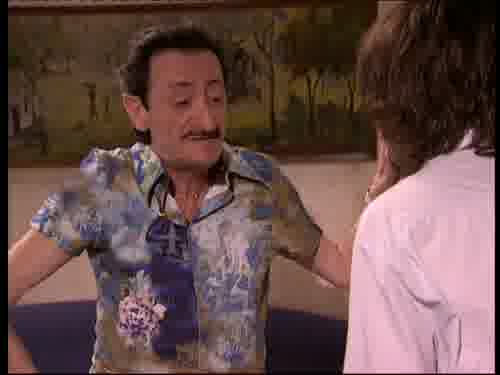 ...y muchos conocimientos.
Anda, coge las Páginas Amarillas.