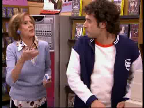 Bea está liada con Mauri.
-Pero, ¿qué dice? Si Mauri es gay.