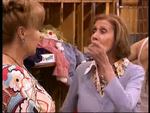 -Cómprate ropa interior,
porque como vea la que llevas...
