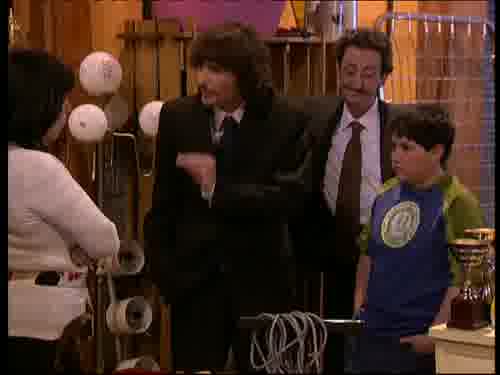 ...a mi padre al lado del mono,
ha establecido la conexión.