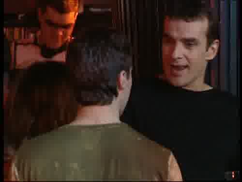 -¿Le estás pidiendo rollo
a mi chico?