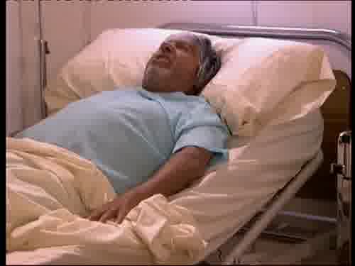 ¡Este hospital es una mierda!
Y las enfermeras son feas.