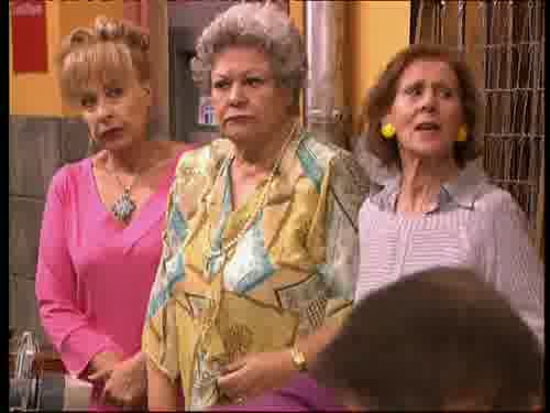-¡Váyase, señora Cuesta, váyase!
-Es que no se os puede dejar solas.