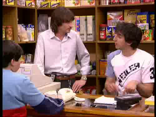 -Tú habla de cine.
-¿Qué hago? ¿Corto con ella,