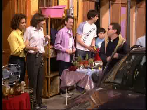 -Han sido éstos.
-Sé que tengo que renovar el DNI,