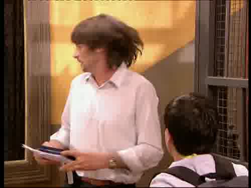 Vamos al videoclub a contárselo
a Paco.