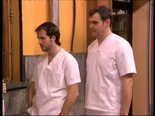 -Acompáñenos a la residencia.
-¡No!