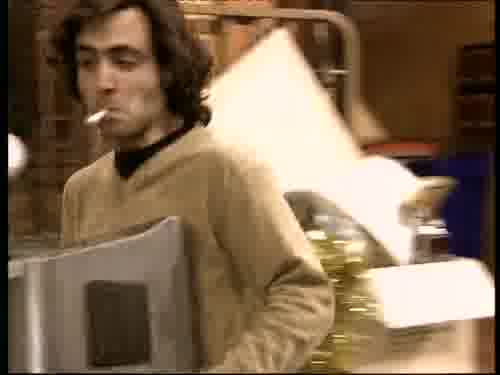 -Venga, que ya sólo queda éste.