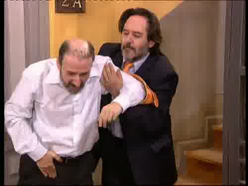 -Vamos. Valor, Juanito.
-Es grave, Andrés. Hazme caso.
