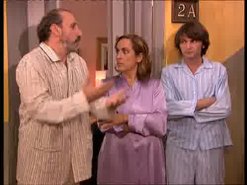 -No des explicaciones, ellos
también molestan y nos callamos.