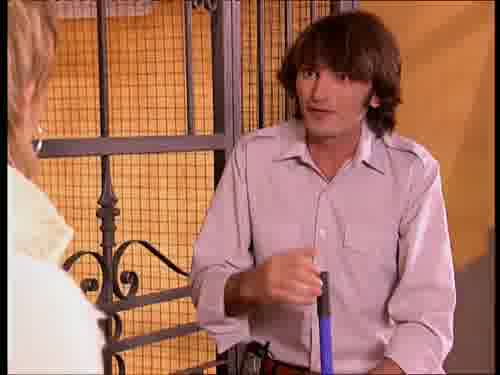 -Claro, ¿para qué estoy yo aquí?
Para hacer feliz a todo el mundo.