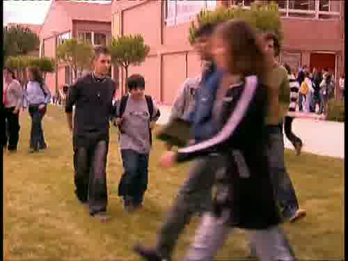 deberían durar diez años.
-Pues no es para tirar cohetes.