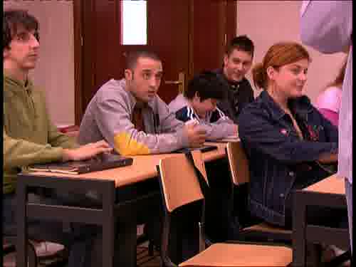 -No os he visto mucho por clase.
-Estábamos enganchados al mus...