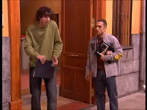 -Ya te digo. Ni Magallanes ni
Colón, el único pionero ha sido...