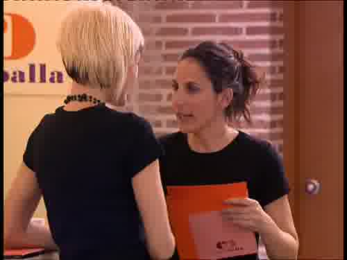 se trata de que huya.
-¿Qué hacéis de charla? Venga.