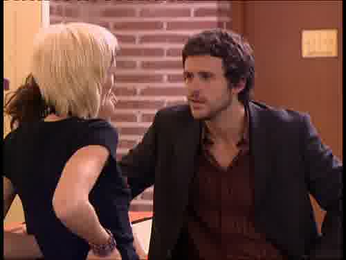 -Que si tenías novia y eso,
¿estás saliendo con alguien?