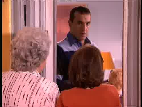 -Lo bonito es ponerlo en el salón,
en un estante sin cosas delante.