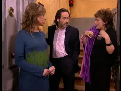 -Soy veterinaria.
-Es igual, llevas bata blanca.