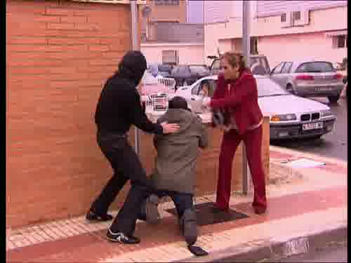 -¡Aguántamelo!
-¡No veo!