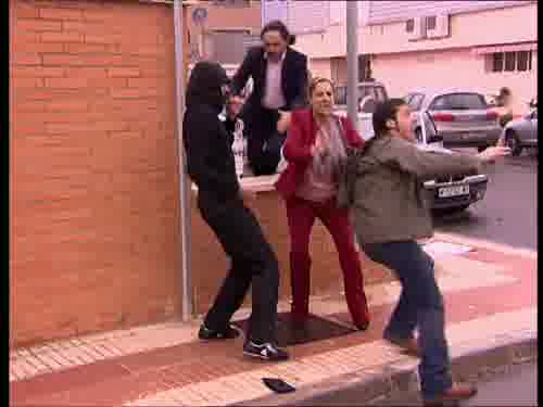 No se puede andar tranquila
por la calle.