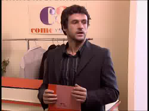 -Ah. Mu... muy bien, bueno.
Si me disculpan un segundito...