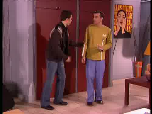 -¡Sal de aquí,
que te voy a partir la cara!