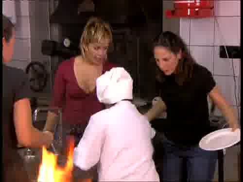 -Trae.
-Belén, no lo recojas del suelo.