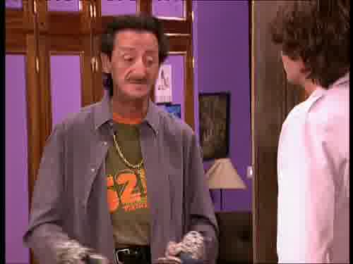 -Me da igual. ¿Para qué he puesto
esta circular...