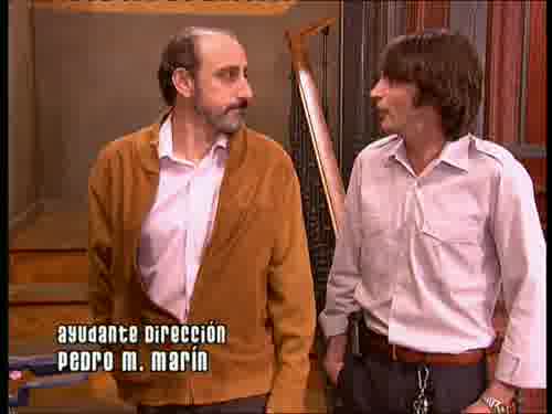 -Haz copias y las entregas
en mano. ¡Hombre ya!