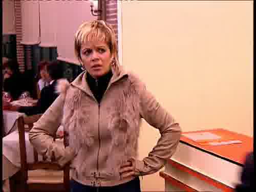 -Alicia, no puedes ir con muletas
y mover el culo a la vez.