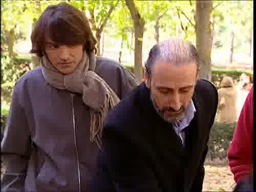 -¿Cuántas?
-Hemos venido a solucionar lo mío.