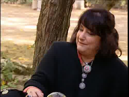 -¿Cómo de caro?
-Tenemos 200 euros. ¿Llega?