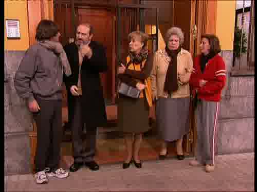 -Sí. "Los ángeles de Charlie",
de misión a la compra.