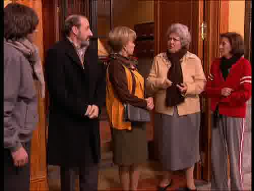 -Éste nos quiere congelar.
-Emilio, ¿aún no la has encendido?