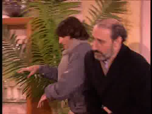 Por favor, apaguen sus móviles
y no fumen;