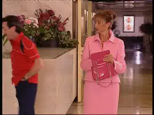 si lo dejo solo, me hunde.
Hola, doña Almudena.